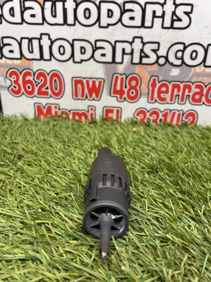 ✅ 2025 CADILLAC CT4 WASHER BOTTLE PUMP PN:13508971 OEM - Image 3 of 4