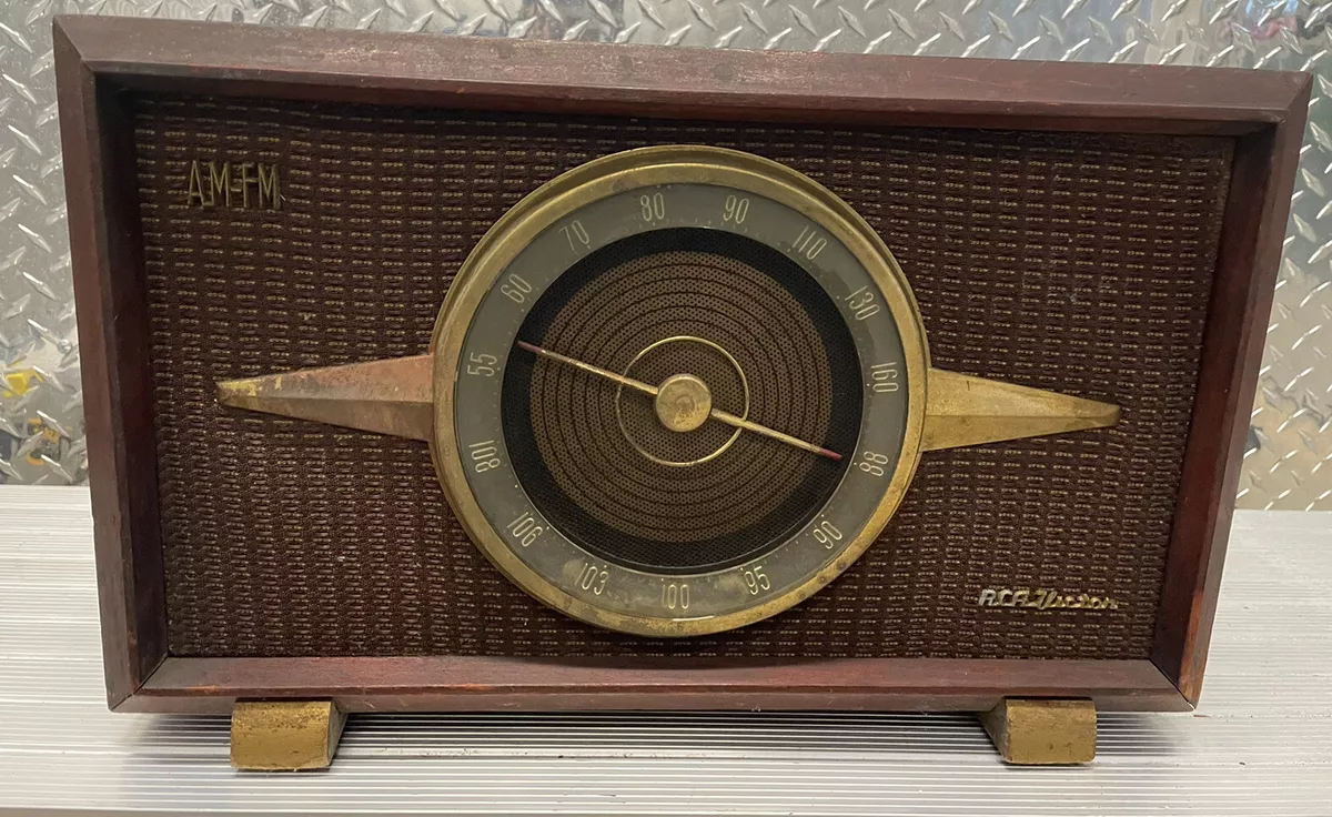 VINTAGE RCA VICTOR The Livingston Golden Throat Model 6-RF-9 AM/FM tube  radio