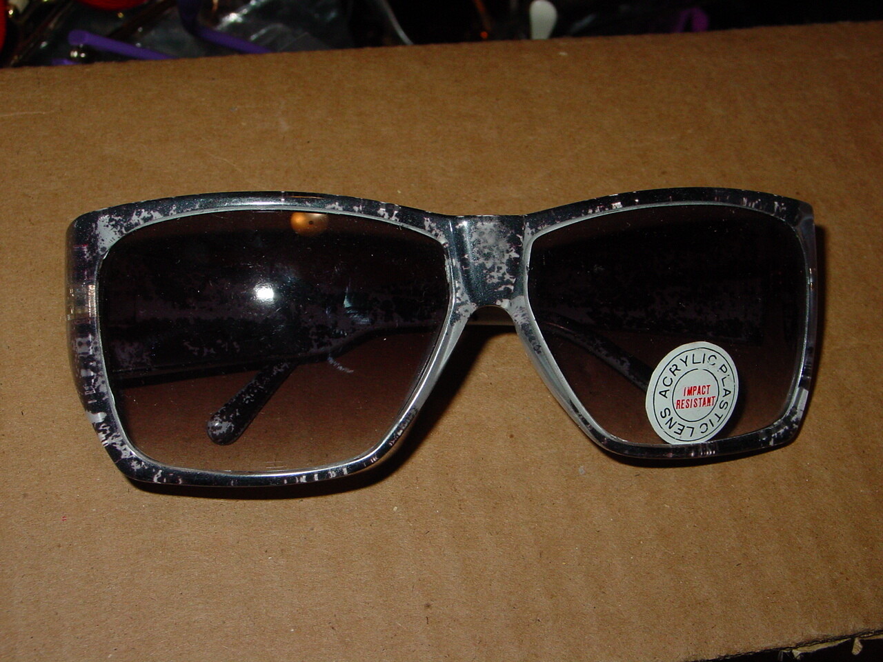 1980s Retro New Wave Vintage Sunglasses Plastic Frame for Summer Groove  -image