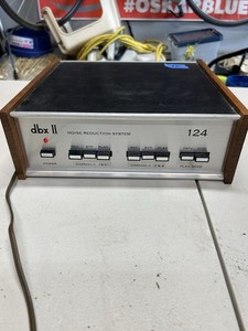 dbx II 124 Noise Reduction System 4-Channel Tabletop Analog RCA Level Match