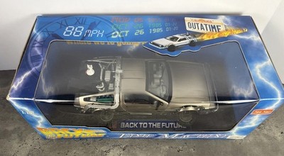 Sunstar Sun Star 1:18 Diecast Model Delorean Time Machine - SIlver