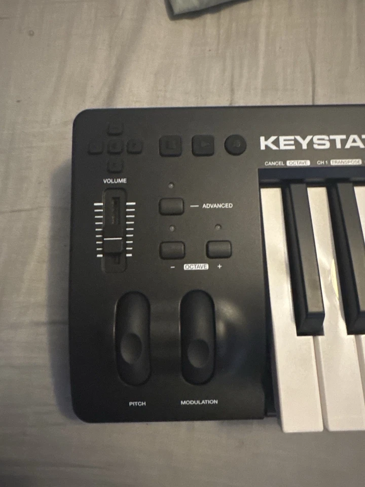 🎹 M-Audio Keystation 49es USB MIDI Keyboard Controller - Image 4 of 4