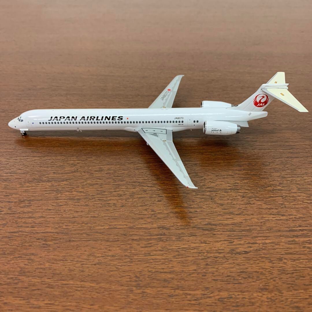 1/200 JAL McDonnell Douglas MD-90-30 JA8070 MD90 LAST FLIGHT