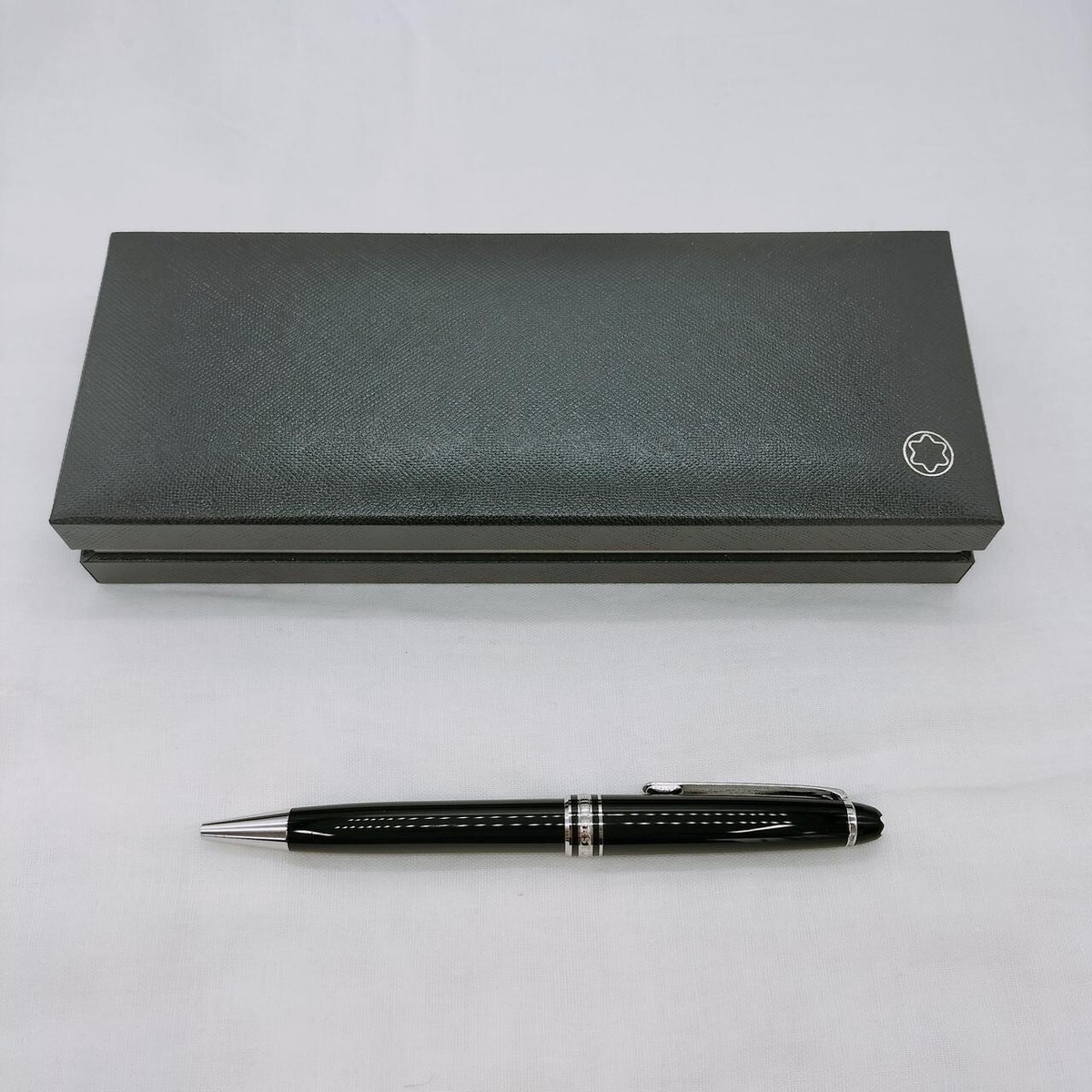 Montblanc 2866 Meisterstück Classique Ballpoint Pen - Black