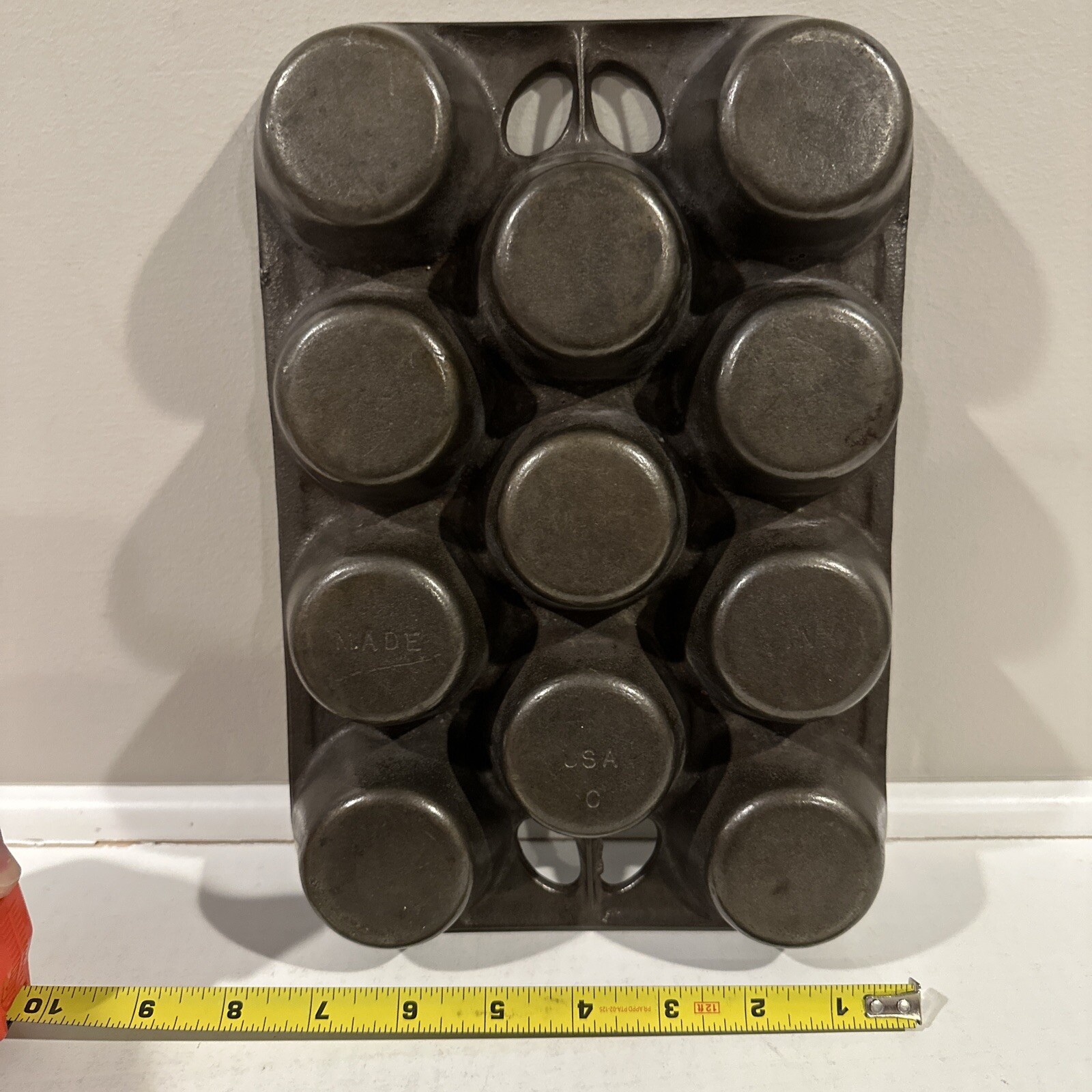 VTG Griswold? Erie PA No 10 Cast Iron Muffin Pan Popover Cornbread Pan