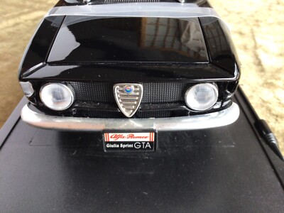 Road Signature #92348 1965 Alfa Romeo Giulia Sprint GTA 1/18
