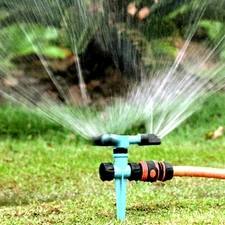 360° Rotating 3-arm Garden Sprinkler – Automatic Lawn Irrigation