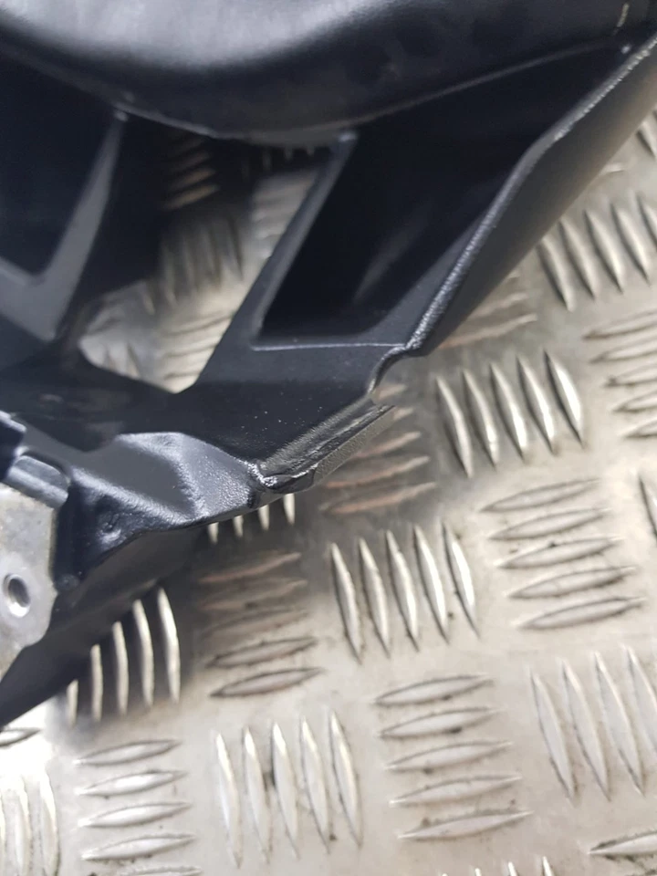 Dossier d'oreiller passager arrière YAMAHA XMAX 125 2020 - Photo 4/4