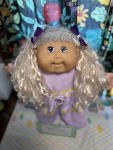 Cabbage Patch TRU Kid/toothy Grin 19/VIOLET Eyes Blond cornsilk/freckles/20in