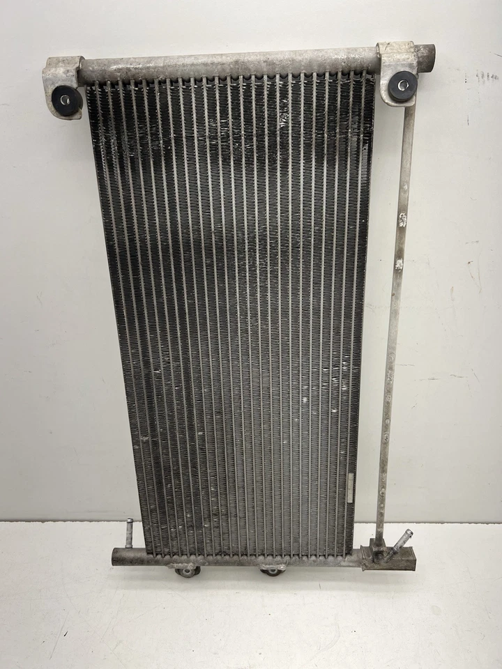 Nissan NV 2500 2012-2016 enfriador de aceite de transmisión de 5,6 L OEM. Foto 4 de 4