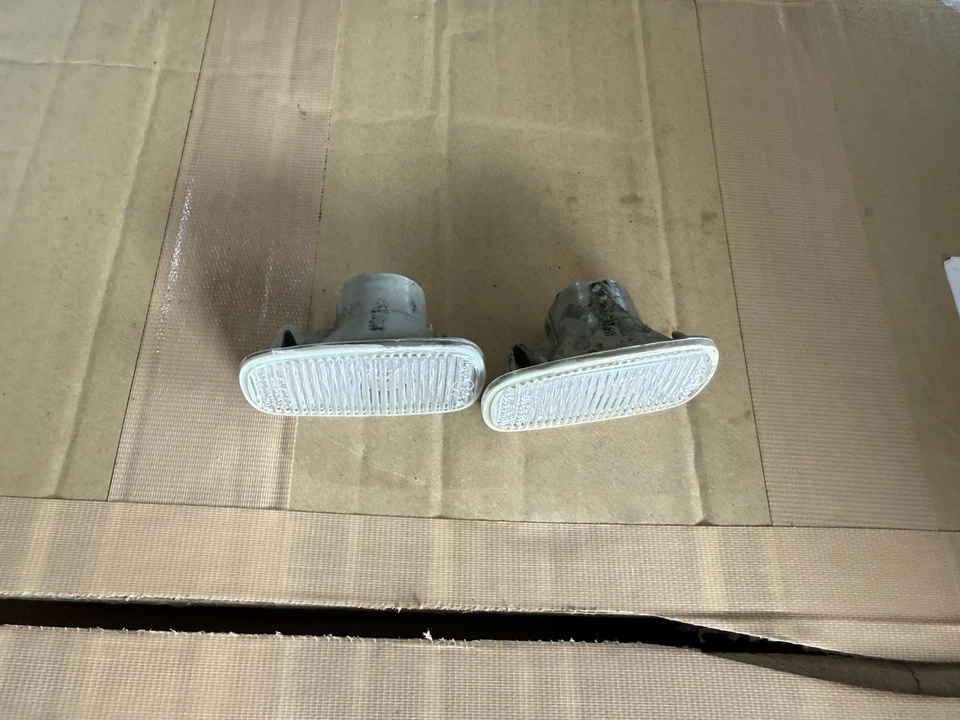 2004-2006 SCION XB / XA CONJUNTO DE LUZES INDICADORAS FRONTAIS - FABRICANTE DE EQUIPAMENTO ORIGINAL - Imagem 2 de 4