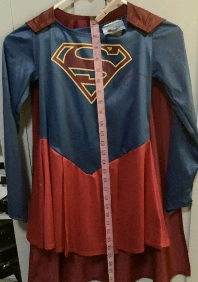 Niñas Talla M DISFRAZ DE SUPERNIÑA HALLOWEEN, Vestido y Capa, Usado Una Vez Foto 3 de 4