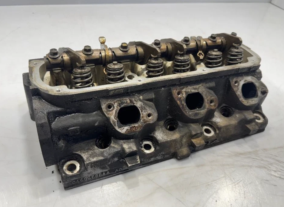 Chrysler Town & Country 2002-2007 culata lateral del pasajero P/N 04698688AA Foto 2 de 4