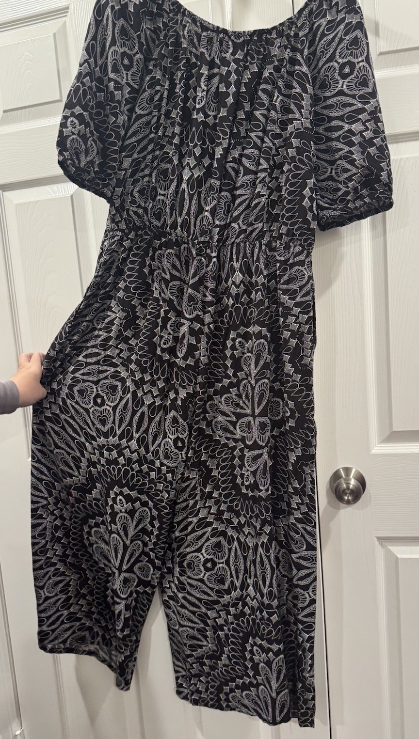 City Chic Super Bora Bora Jumpsuit. Cropped. Plus Size 18 Black/ White Print.