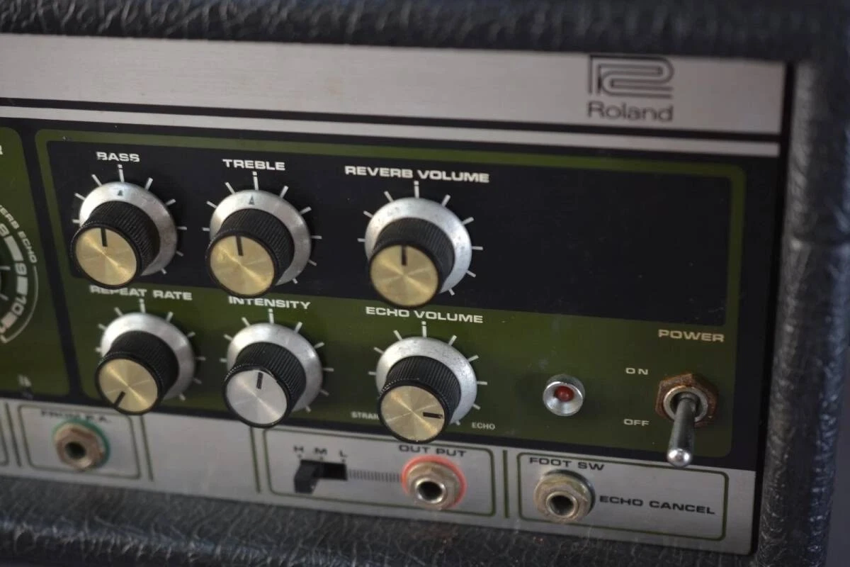 Roland RE-201 Space Echo Tape Delay Reverb Vintage Effects Unit Good GP