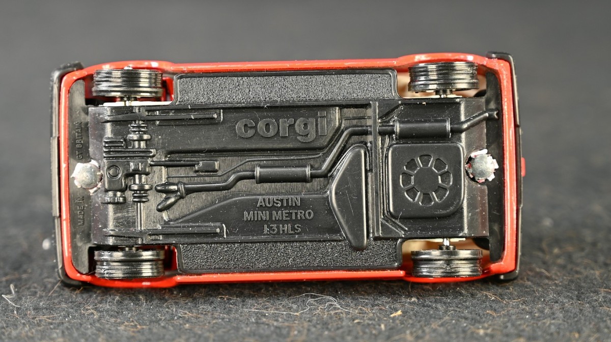 Vintage Corgi 275 Austin Mini Metro 1.3 HLS Red 1:36 Diecast Model