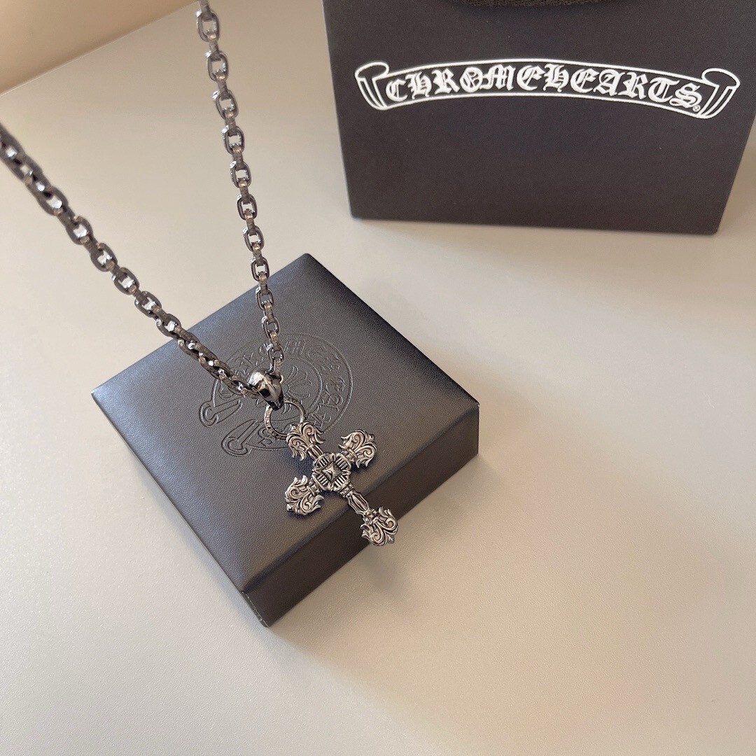 Chrome Hearts Vintage Cross Pendant Unisex 925 Silver