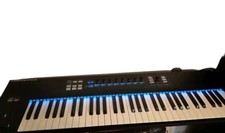 Native Instruments Komplete Kontrol S61Â mk1 61 Key Keyboard Midi Controller