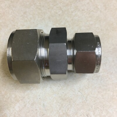 Hy-Lok 316 Stainless Reducer Union 3/4'' Tube to 1/2'' Tube CUR 12-8-S316