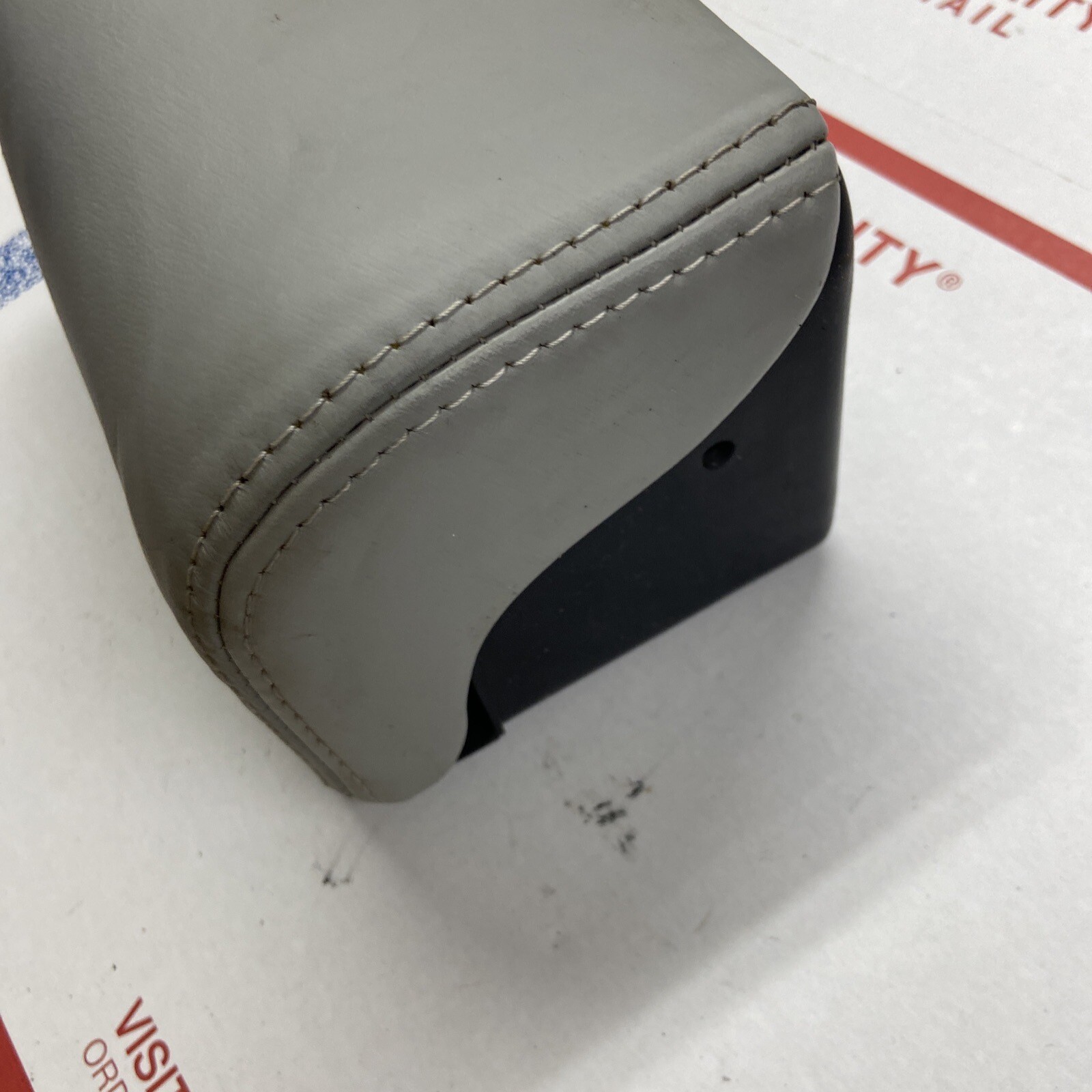 03 11 Lincoln Town Car Center Console Front Cup Holder Light Gray eBay