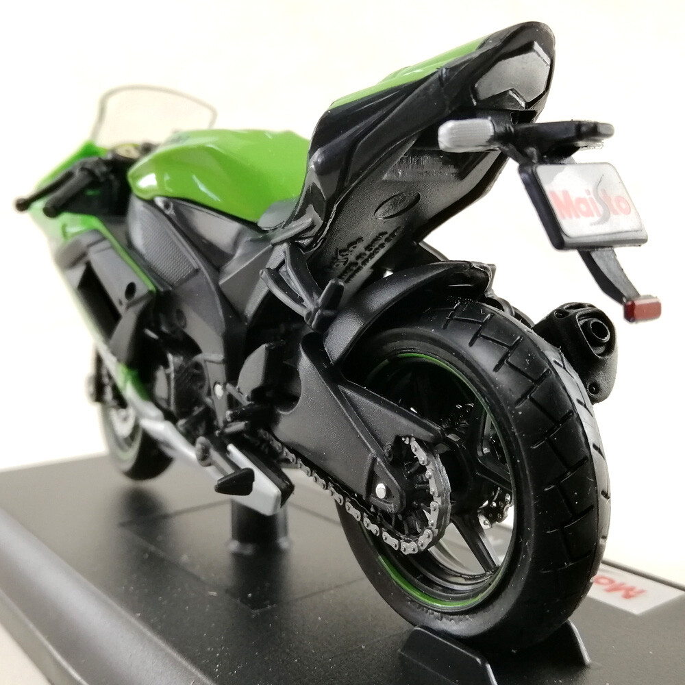 Kawasaki Ninja ZX-10R Die-Cast Motorcycle Model 1:18 Scale Maisto