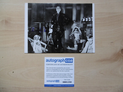 Christopher Lee ''Captain Invincibl'' Original Autogramm signed 13x18 cm Bild ACOA