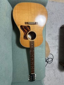 Gibson J-35 Acoustic Guitar 2013 Reissue With Hard Case Shipping