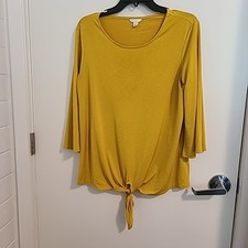 Blusa para mujer Est 1946 amarilla mostaza con lazo frontal talla S usada negocios