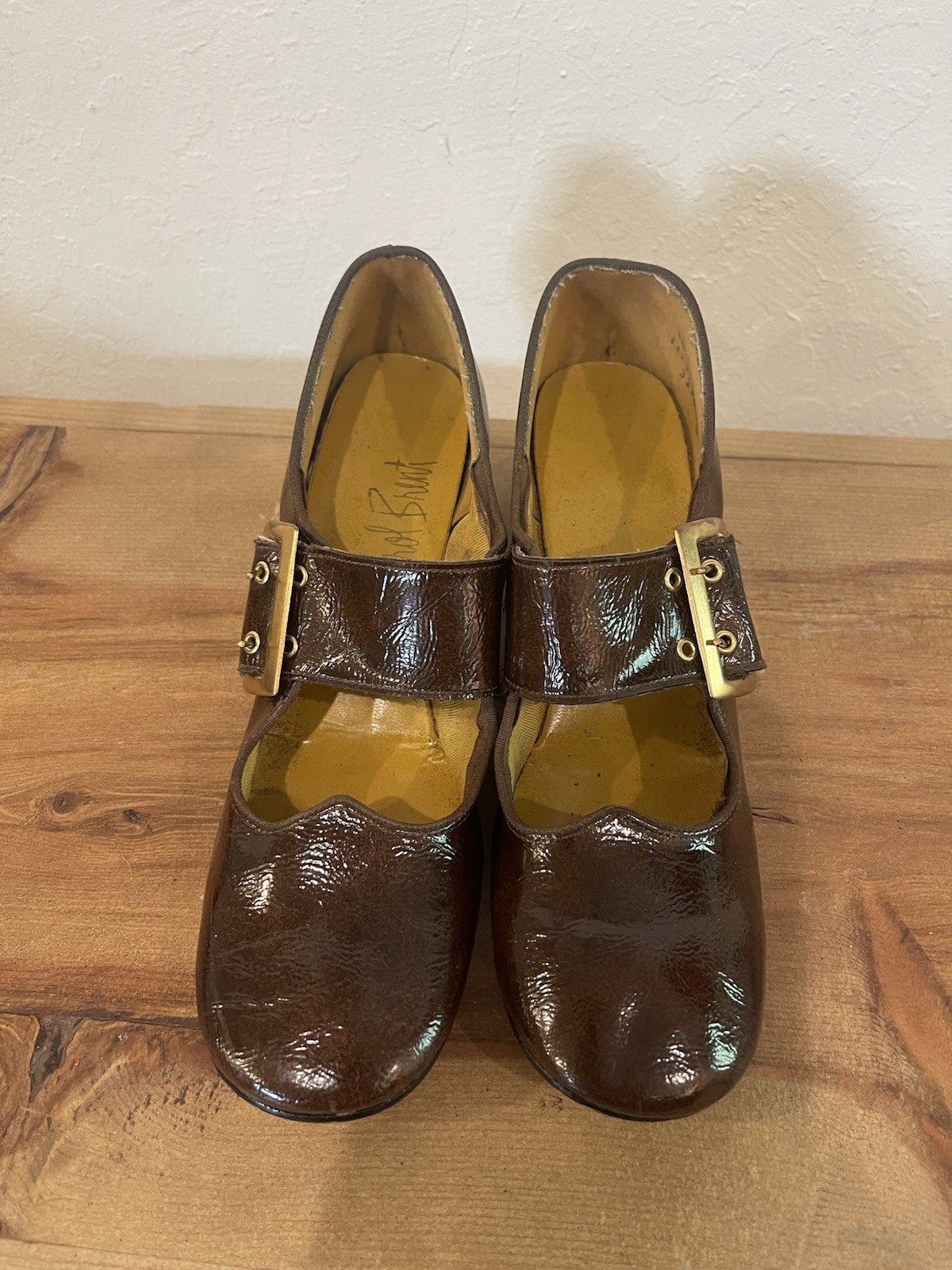 Vintage Carol Brent (Montgomery Ward) 60s Mod Brown Gold Buckle Shoes 7AA