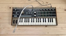 Korg microKorg - Analogue Modelling Synth and Vocoder with box