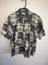 Pierre Cardin Men  s LG Short Sleeve Gray Flowery Excellent Condition