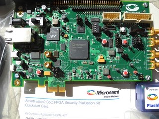 Microchip Microsemi FPGA Evaluation /Demoboard Konvolut Paket 4 (7 teilig) TOP