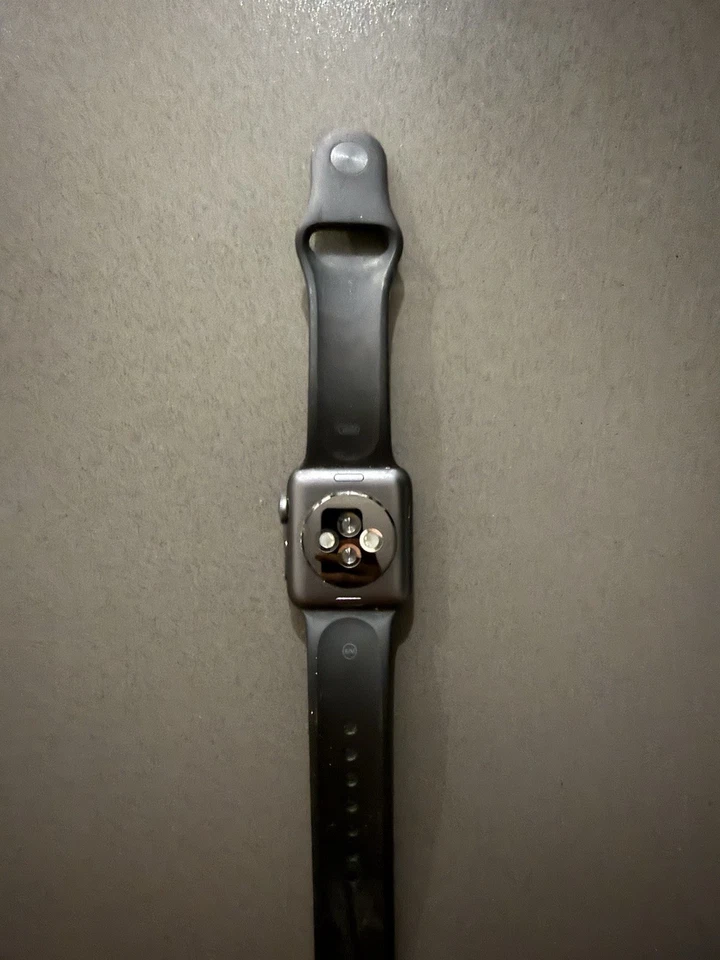 Apple Watch Series 2, photo 2 of 2