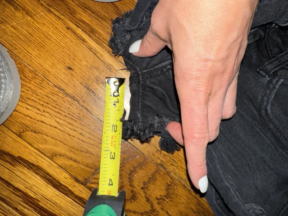 Pantalones cortos negros para mujer American Eagle súper elásticos súper bajos talla:4 Foto 4 de 4