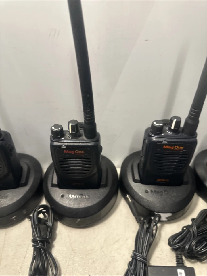 Lot Of 5 Motorola Mag One BPR40 Two-Way Radio-AAH84KDS8AA1AN Full Set - Image 4 of 4