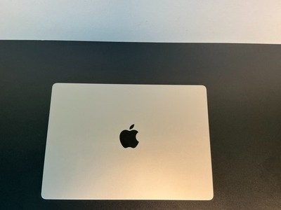 Apple MacBook Pro M3 14 Zoll 8 GB RAM 512 GB SSD - Top Zustand