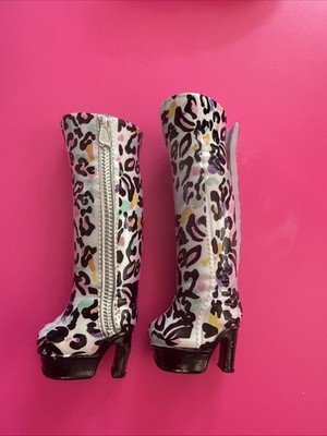 Na Na Na Surprise Ultimate  Rainbow Kitty 11  doll Knee High Animal Print Boots