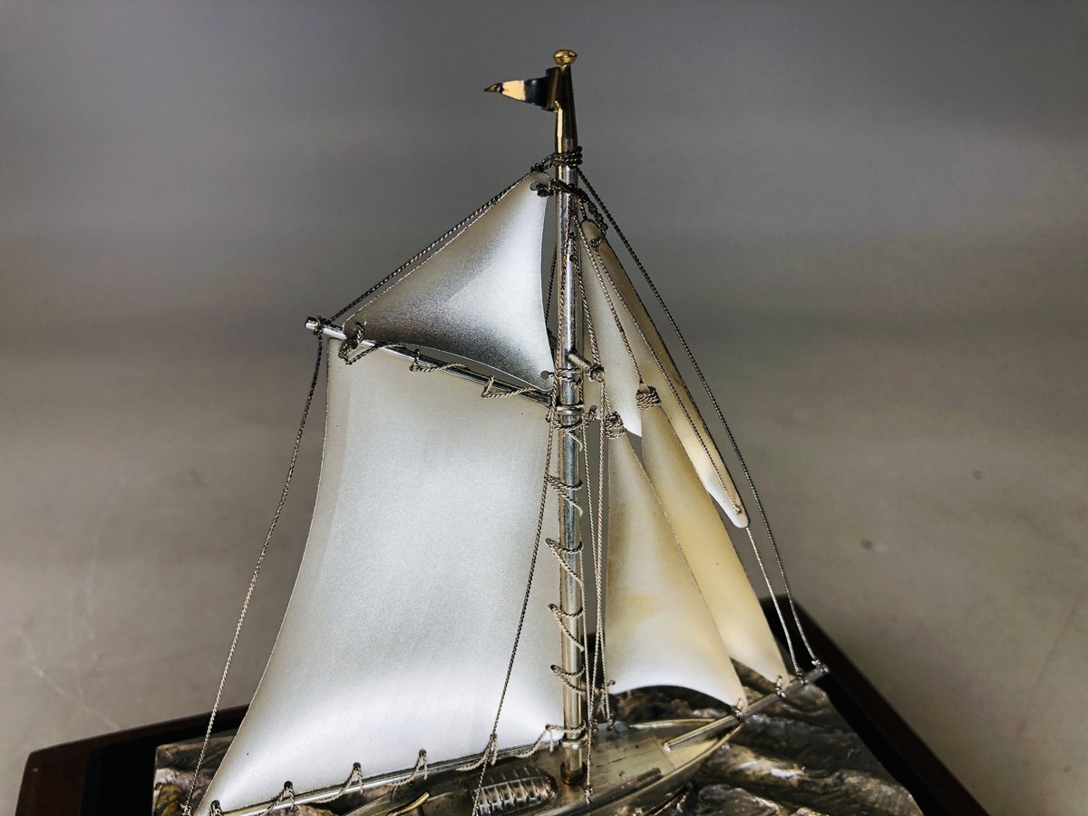 Y6302 OKIMONO Silver yacht figure signed glass case Japan