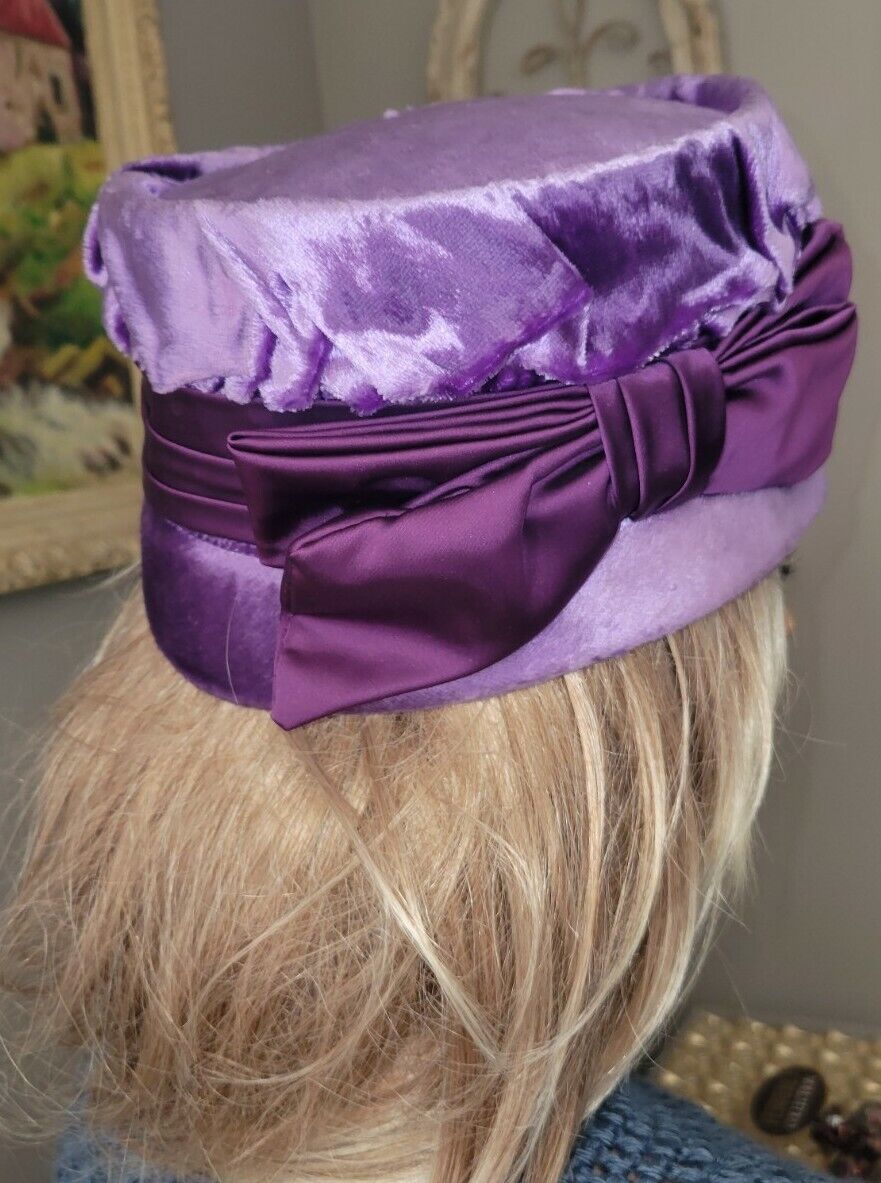 Vintage lilac purple Velvet Bow Ladies 1950s Buck… - image 5