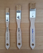 Szeroki pędzel z drutu z brązu rozm. 1/2", 3/4", 1" firmy Kolibri - 1 sztuka