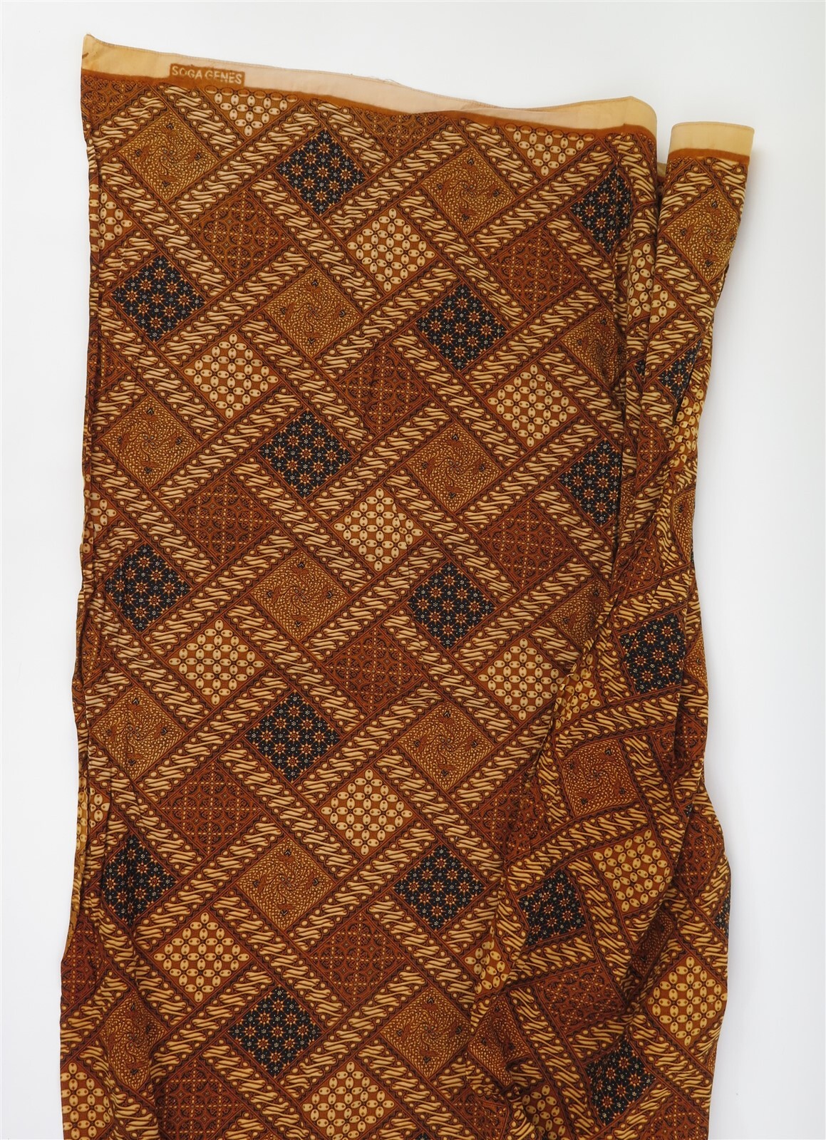 Batik Halus Soga Genes Printed Indoneisan Cotton Fabric 2.5 yards 42" wide