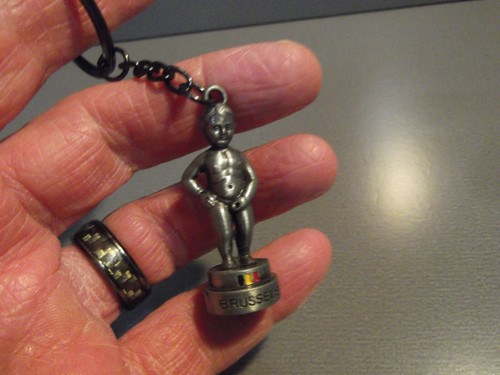 Collectible Key Chain Metal 1.75"in BRUSSELS STATUE - Picture 6 of 6