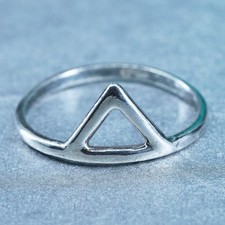 Size 9, vintage Sterling 925 silver handmade ring, modern triangular band