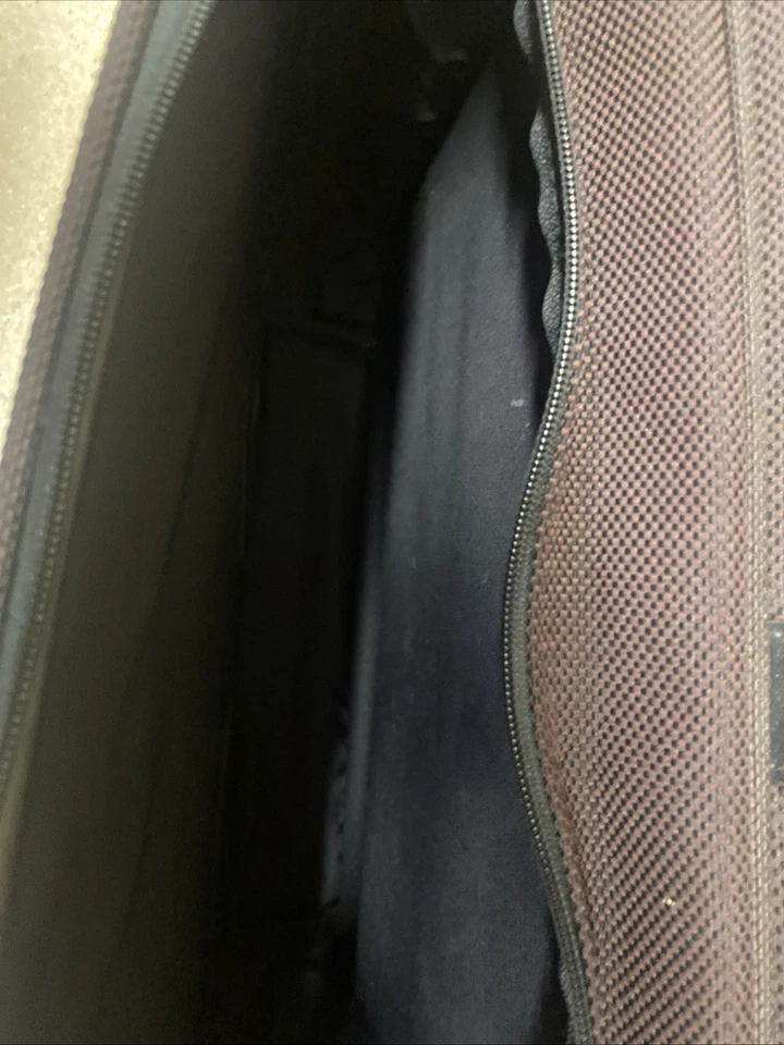 Vintage Samsonite 16" Carry On Bag Silhouette 5 Suitcase Purp Adj Shoulder Strap - Image 2 of 4