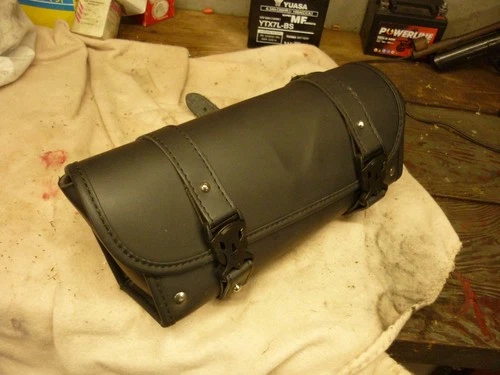 UNIVERSAL CUSTOM CRUISER MOTORCYCLE BIKE LEATHER FAUX  TOOL ROLL HOLDER LUGGAGE