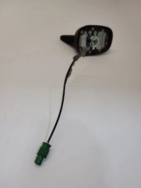 ANTENA MONTADA EN TECHO VOLKSWAGEN JETTA 2011-2018  Foto 2 de 4
