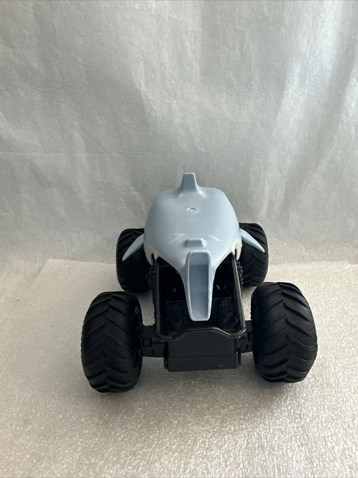 Monster Jam Official Megalodon Remote Control Truck, 1:24 Scale - No Remote - Image 4 of 4