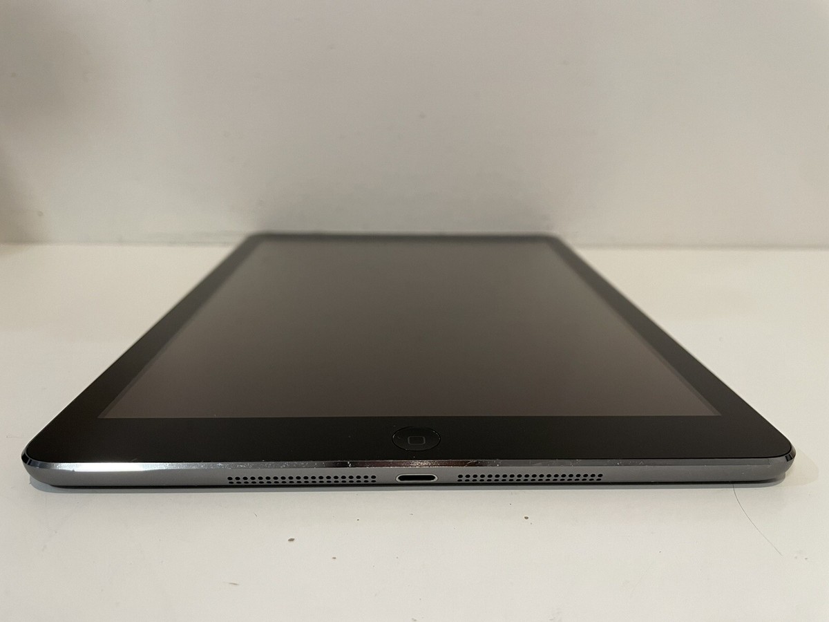 Apple iPad Air 1st Gen. 32GB, Wi-Fi, 9.7in - Space Gray