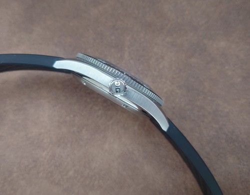Glashütte Original SeaQ Ref 1-39-11-06-80-33 Black Dial and Rubber Strap 39.5mm - Picture 19 of 24