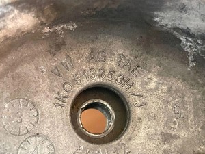 VW TOURAN 1T1, 1T2 Stoßdämpferhalter hinten rechts 1K0513353H 2.00 33210569